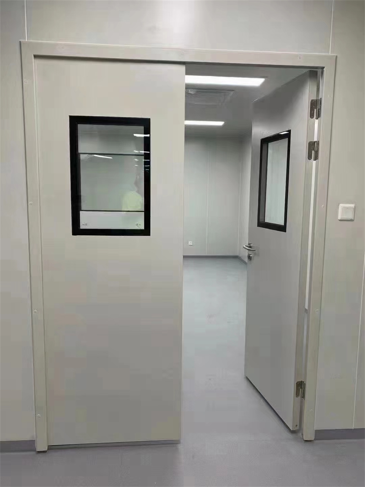 �DƬ
